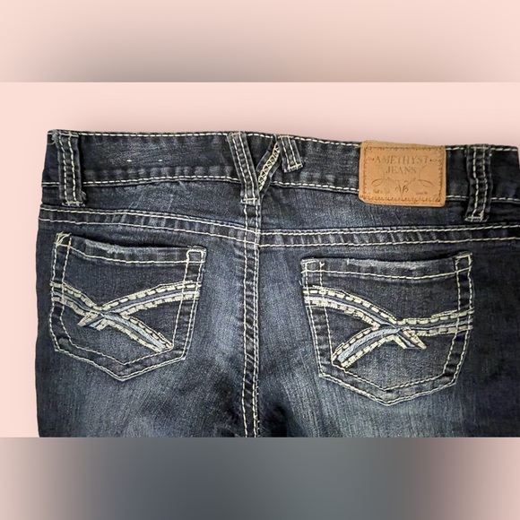 Amethyst Jeans - Picture 2 of 9